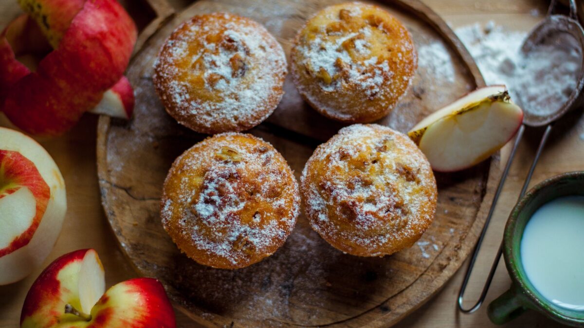 Apple Cinnamon Muffins with Streusel: Which Apples Hold Their Shape and Why