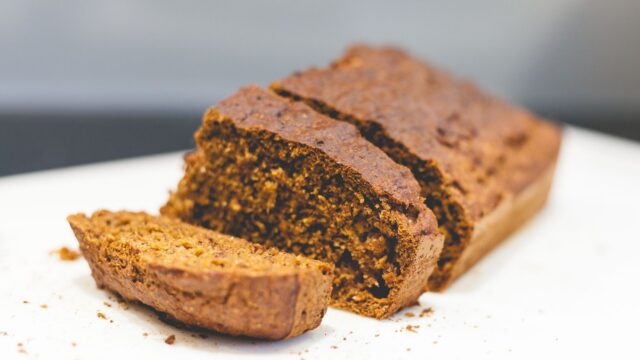 Classic Banana Bread: A Reliable Recipe With Weights, Pan Sizes and Doneness Temperature
