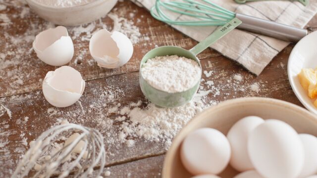 baking tools table