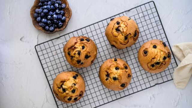 Classic Blueberry Muffins: A Standard Recipe in Cups and Grams, Fresh or Frozen Berries