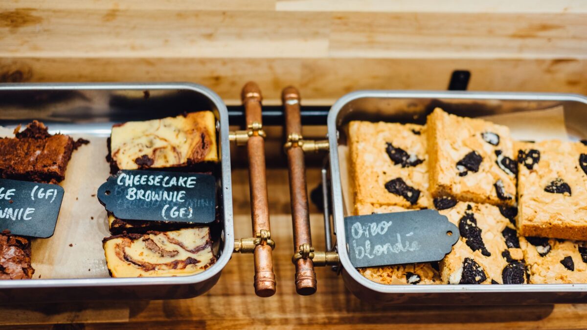 Cake Pan Size Conversions: Round, Square, 9×13 and Loaf Pans Compared by Area