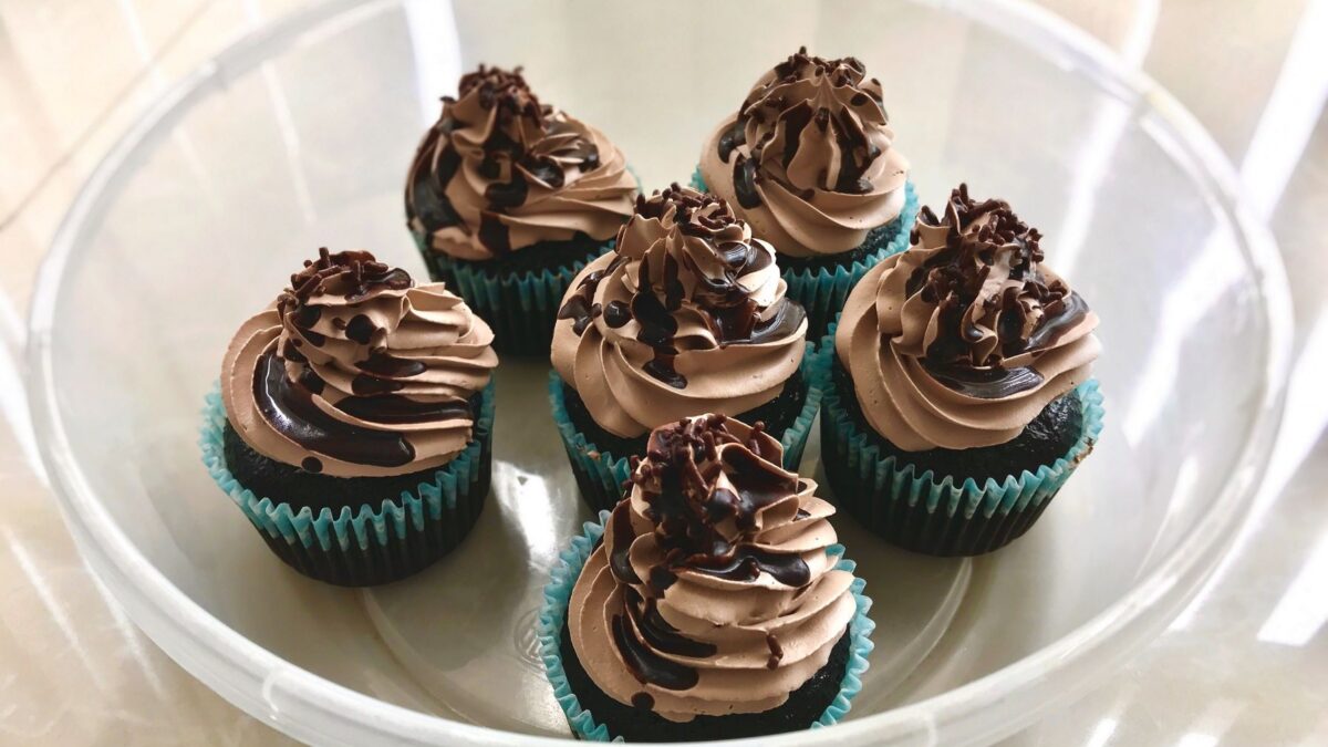 Chocolate Cupcakes With Oil and Cocoa: Why Hot Coffee or Water Makes Them Better