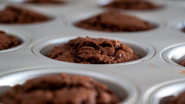 Why Are My Muffins Flat on Top? 5 Causes, Including the Baking Powder Fizz Test