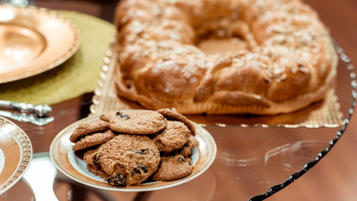 Oatmeal Cookies With Raisins or Chocolate: Which Oats to Use and How to Control Spread