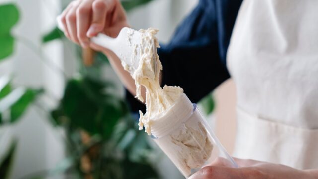 Simple American Buttercream: The Basic Ratio, Piping Consistency and a Dairy-Free Swap