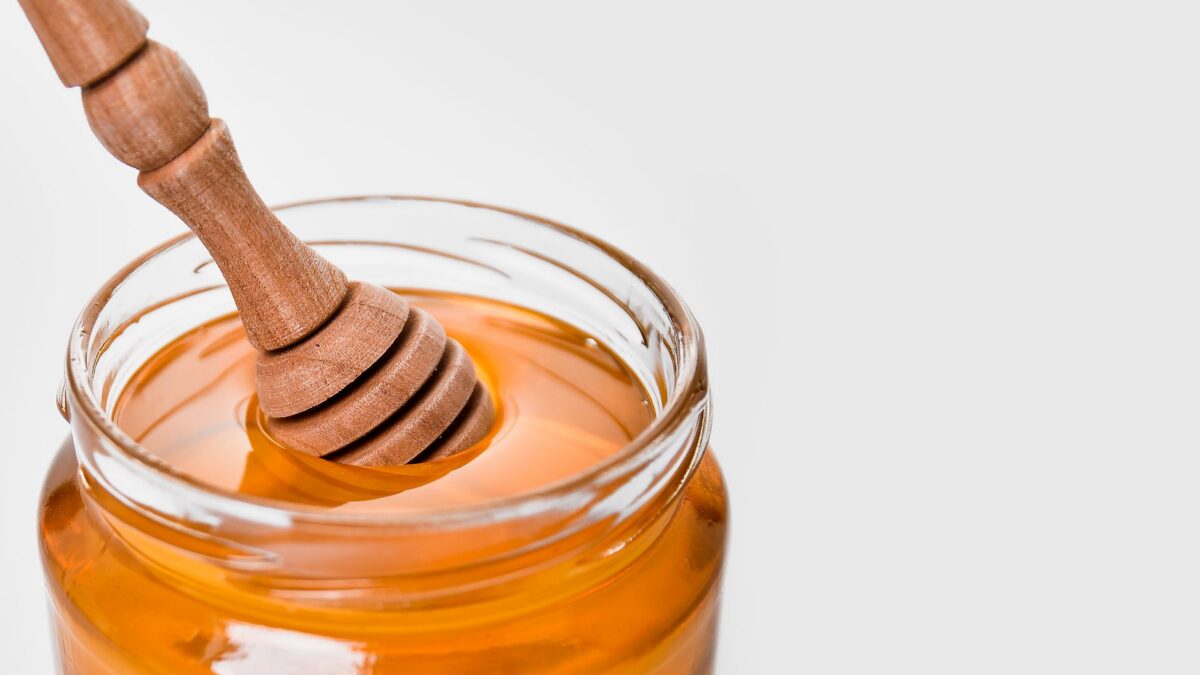 Sugar Substitutes in Baking: Honey, Maple Syrup and Sweeteners, and What Does Not Bake Well