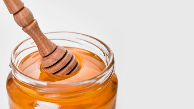 Sugar Substitutes in Baking: Honey, Maple Syrup and Sweeteners, and What Does Not Bake Well
