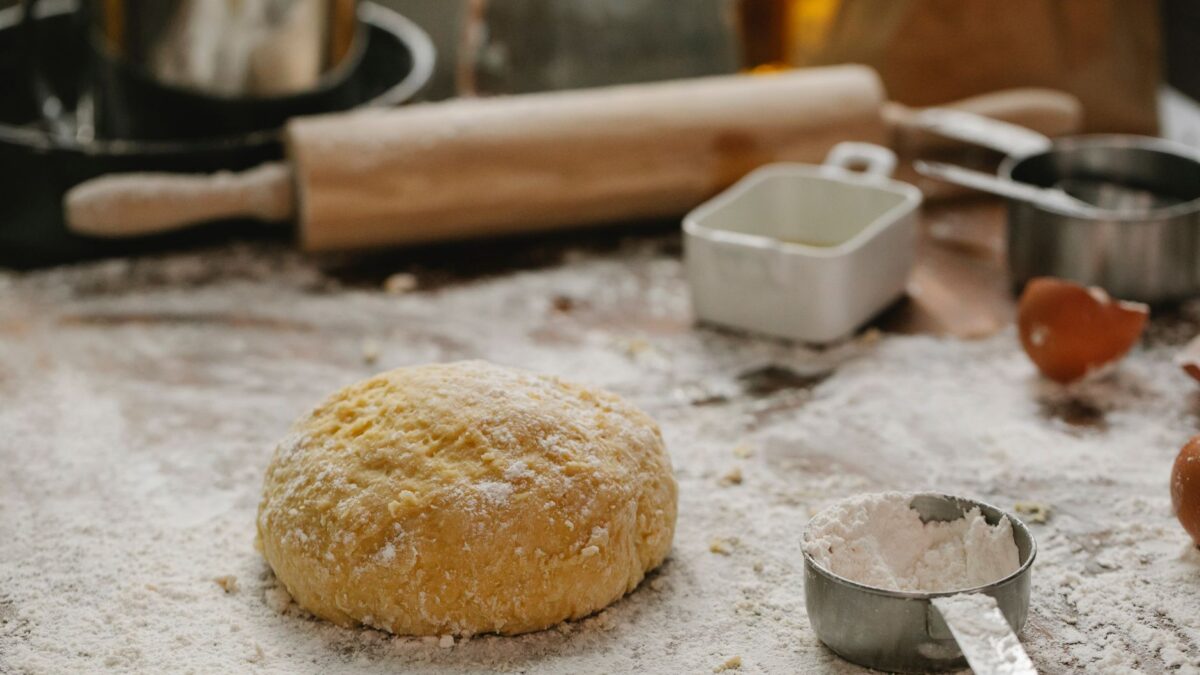 What Does Gluten Do in Baking? Flour Protein, Mixing and Tender vs Chewy